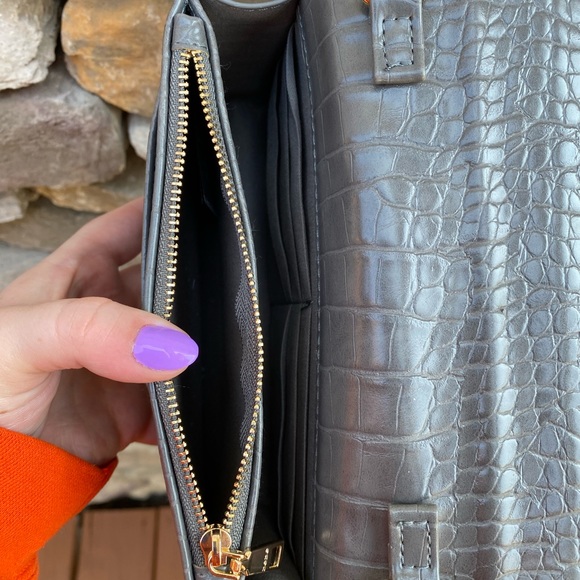 Bebe Leona Croco Crossbody Bag - Picture 5 of 9